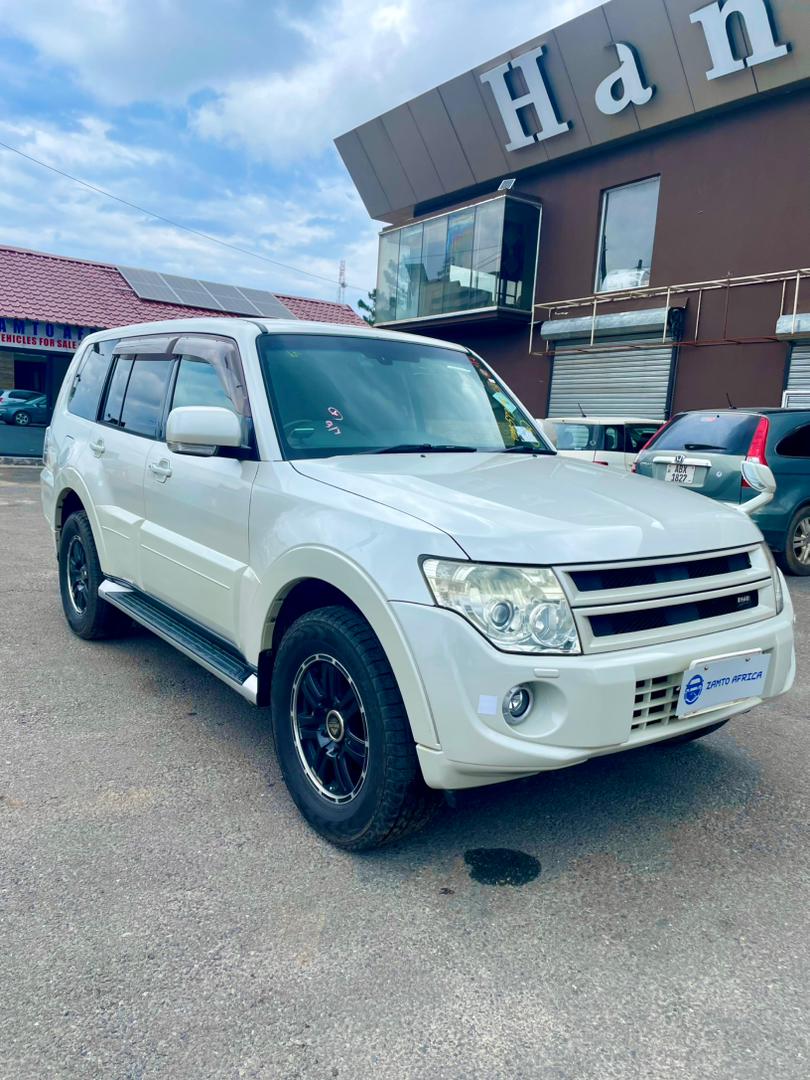 Mitsubishi Pajero 2012